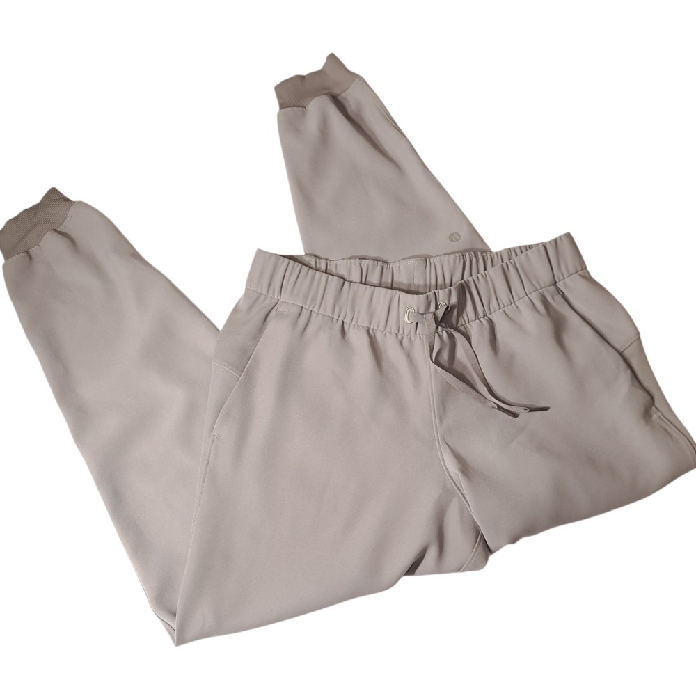 Lululemon Women's High Rise Jogger Size 8‎ Olive Green Drawstring Waist Lining